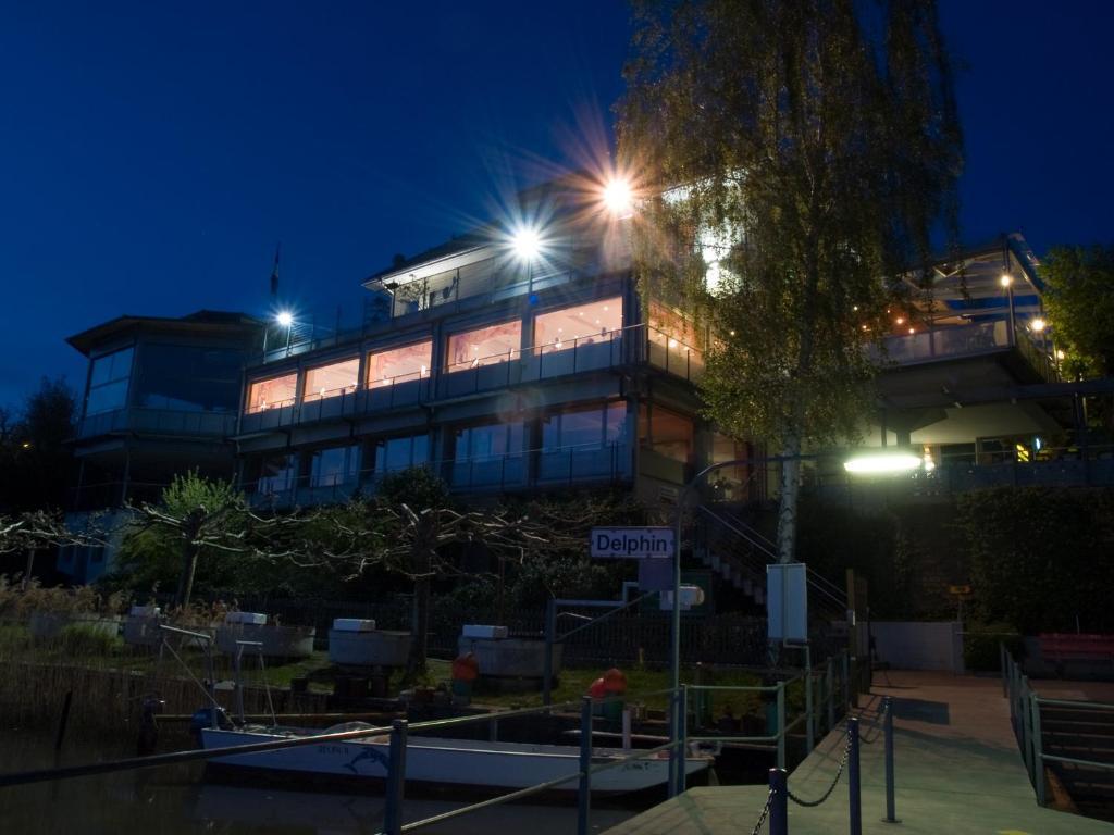 Seehotel Delphin Meisterschwanden Exteriör bild