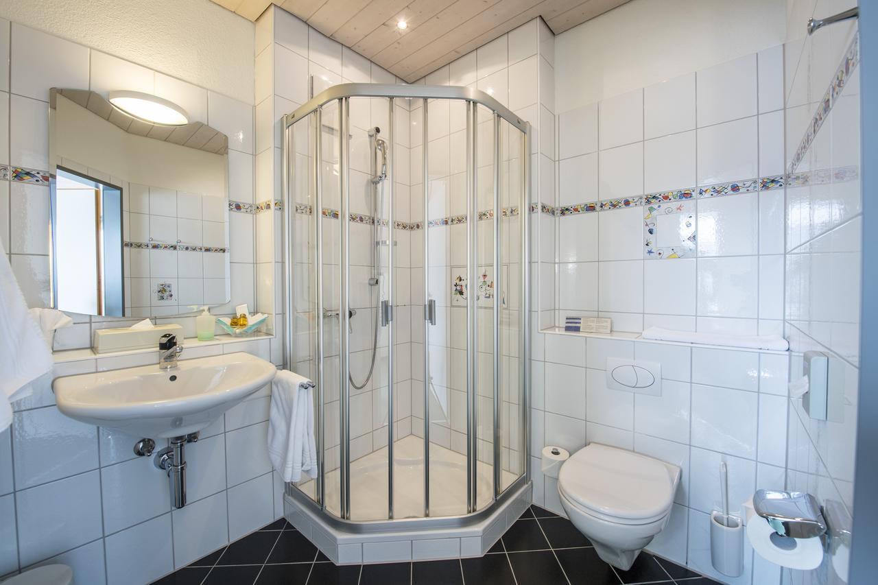 Seehotel Delphin Meisterschwanden Exteriör bild
