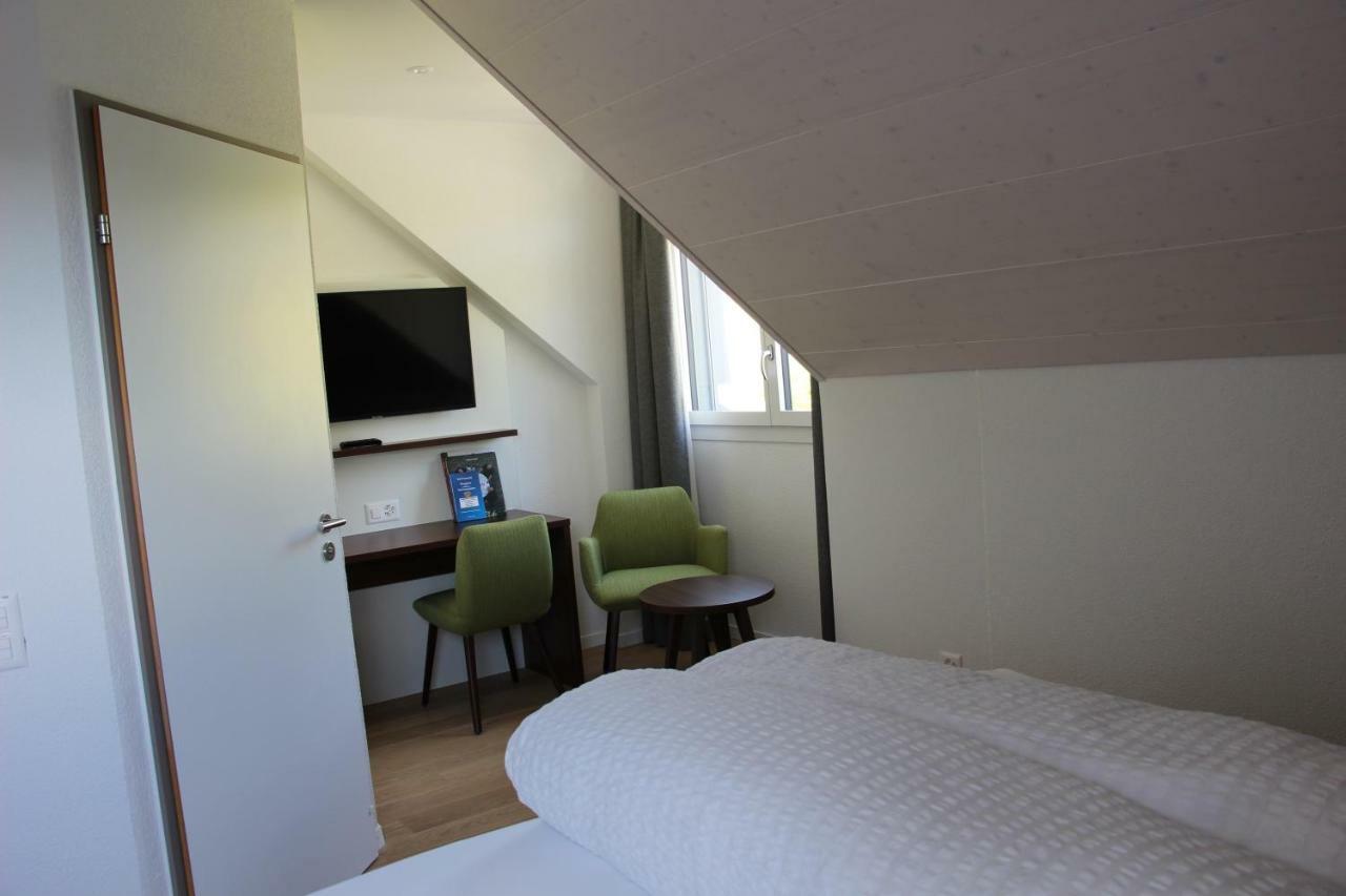 Seehotel Delphin Meisterschwanden Exteriör bild